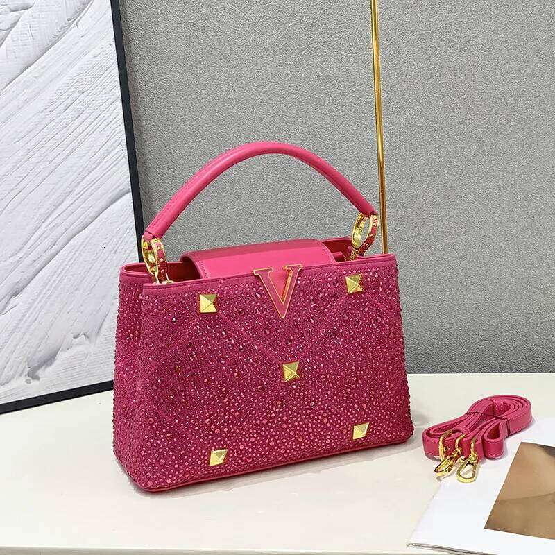 2025 Fashion New Desgin Dias Women's Handbags Ladies Leather Rivets Shoulder Crossbody Bag Evening Party Shell Bags
