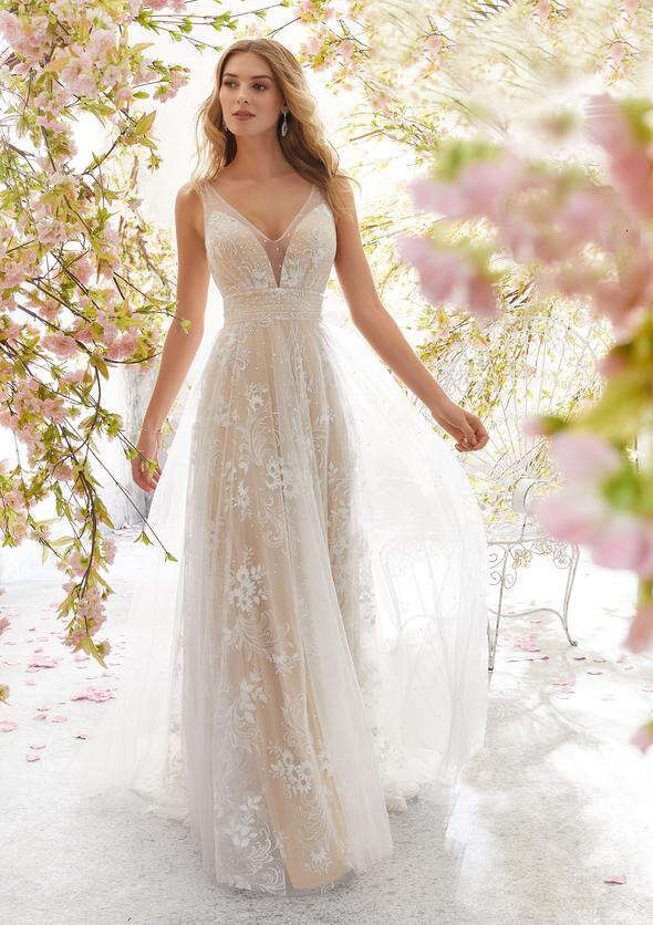 2025 New Sexy Design Fashion V-neck Sleeveless Lace Wedding Dress Gown