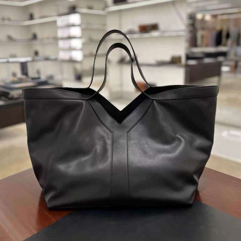 Designer Bag Tote Bag Shoulder Bag Genuine Leather Limited Edition Shaped Tote Bag Women Large Capacity Relaxed Casual Feel Commuting Shoulder And Han