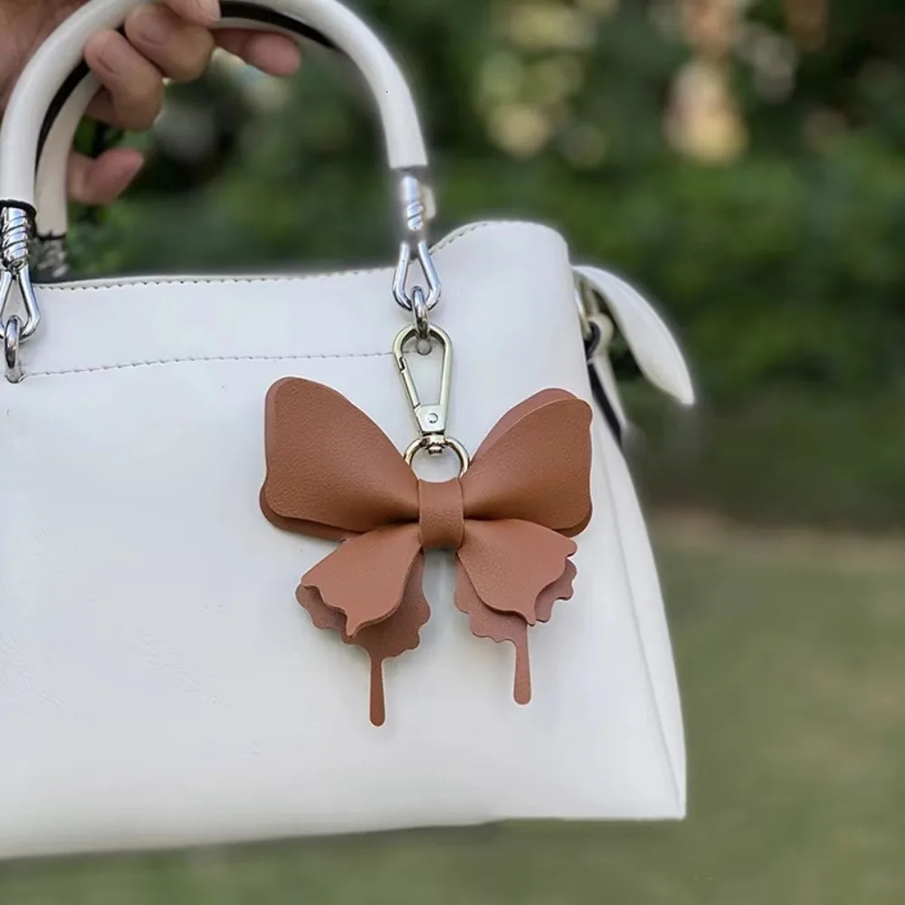 Retro Colorful Butterfly Pendant Keychains Leather Exquisit Backpack Decoration Accessories Personalized Bag Pendant 251021