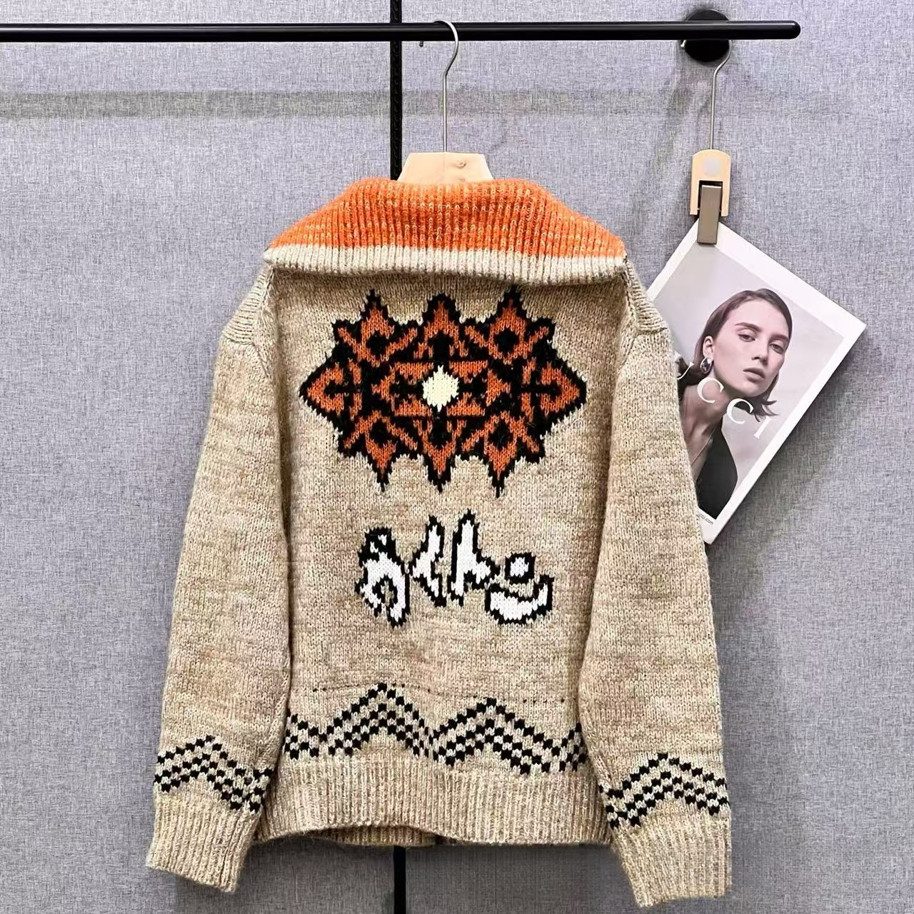 New high-end autumn and winter designer neutral jacket, crab meat knitted edge zipper cardigan style, luxurious sweater, fashionable sweater