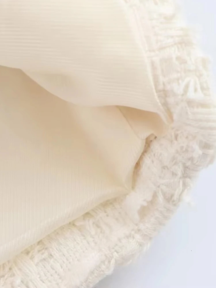 Womens Long Sleeve Tweed Jacket Front Pockets Golden Buttons O Neck Coat Female Outerwear Chic Tops Fashion 251027