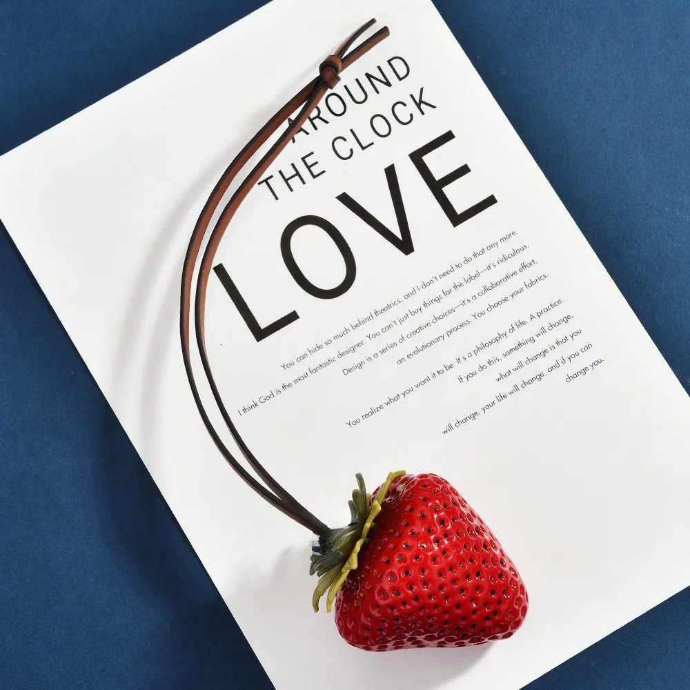 Designer Charms Bag charm 3D Resin Cute Hanging Decoration s designer Fashion style Acrylic Super Realistic Handmade Accessory Simulation Strawberry 1