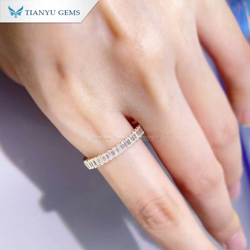 14K 18K Gold Emerald Cut Engagement Ring Diamond Eternity Moissanite Ring Band for Women Wedding Design Fine Jewelry