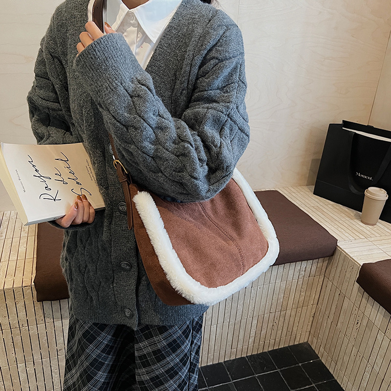 hot Free delivery designer shoulder bag Fashionable and simple casual handbag soft and comfortable for daily use