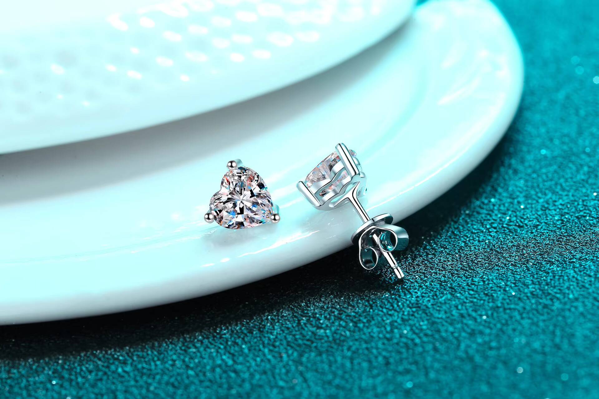 S925 Sterling Sliver Moissanite Diamonds 2CT 4CT Heart Earrings for Women Simple Design Fashion Jewelry