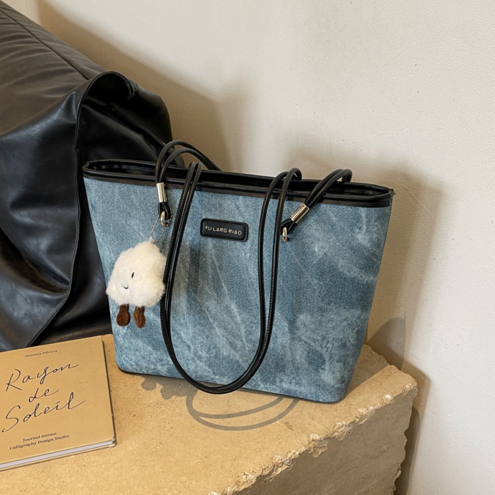 Womens Large-Capacity Fashionable Casual Shoulder Bag for Daily Use