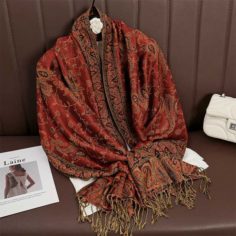 2024 Luxury Brand Winter Paisy Shawl Lady scarf Wrap Warm Autumn Scarves Design Print Fa Foard Cotton Stos ScarfW251027