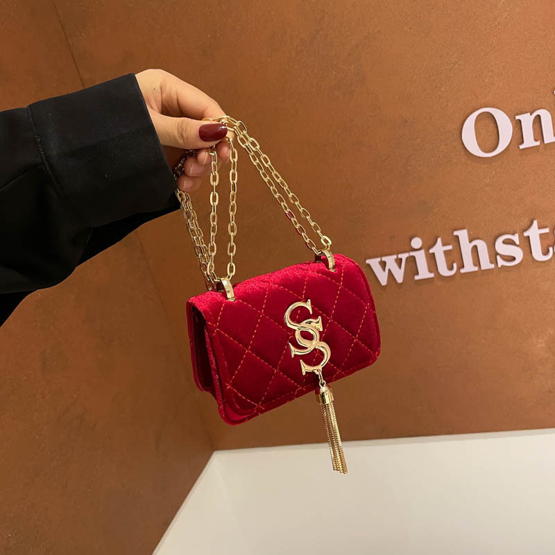 Luxury trendy design small square bag winter new fashion niche design European and American style suede texture women's shoulder bag designer bag