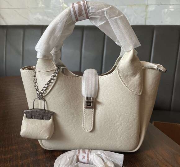 Designer Bag Tote Shoulder Bag New Handheld Basket Fashion Versatile High End Large Capacity Crossbody A