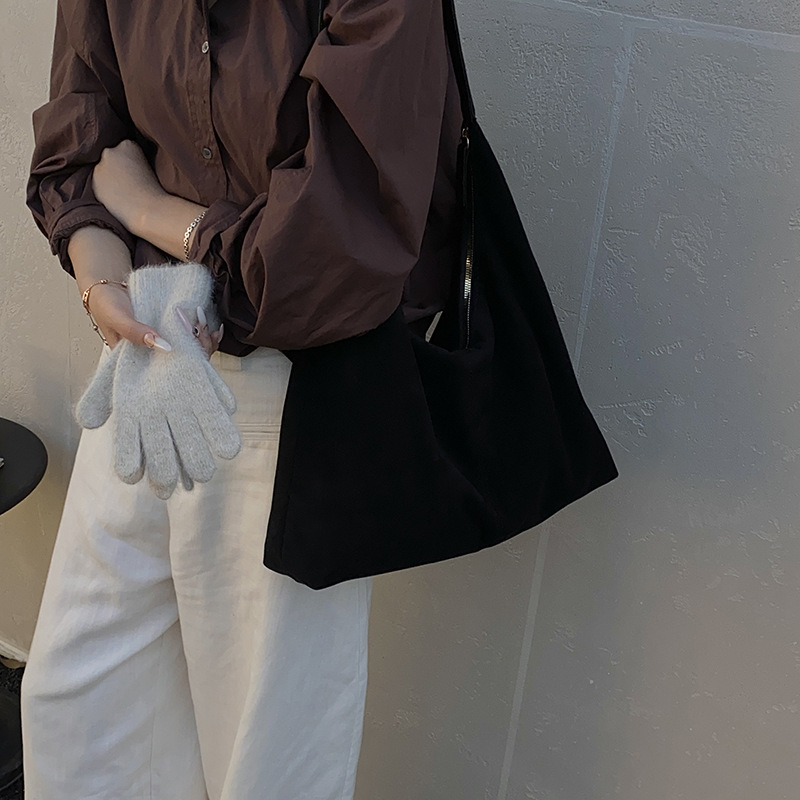 Free shipping designer bag Niche Velvet Bag for Women New Fashion Large Capacity Shoulder Underarm Bag Casual Versatile Commuter Tote Bag