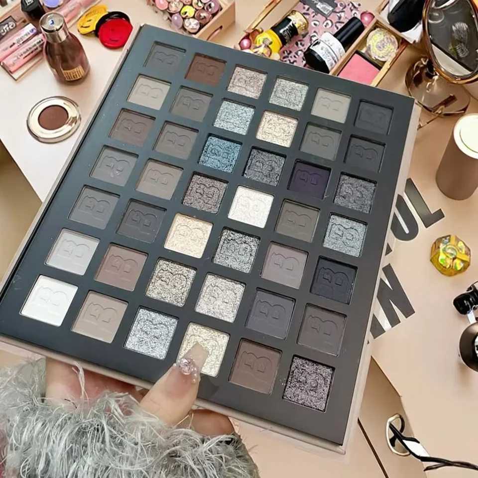 DIKALU 42 Shades Eyeshadow Palette Matte Shimmer Punk Smoky Cement Gray Dark Edition for Gothic Light European MakeupXJ251027