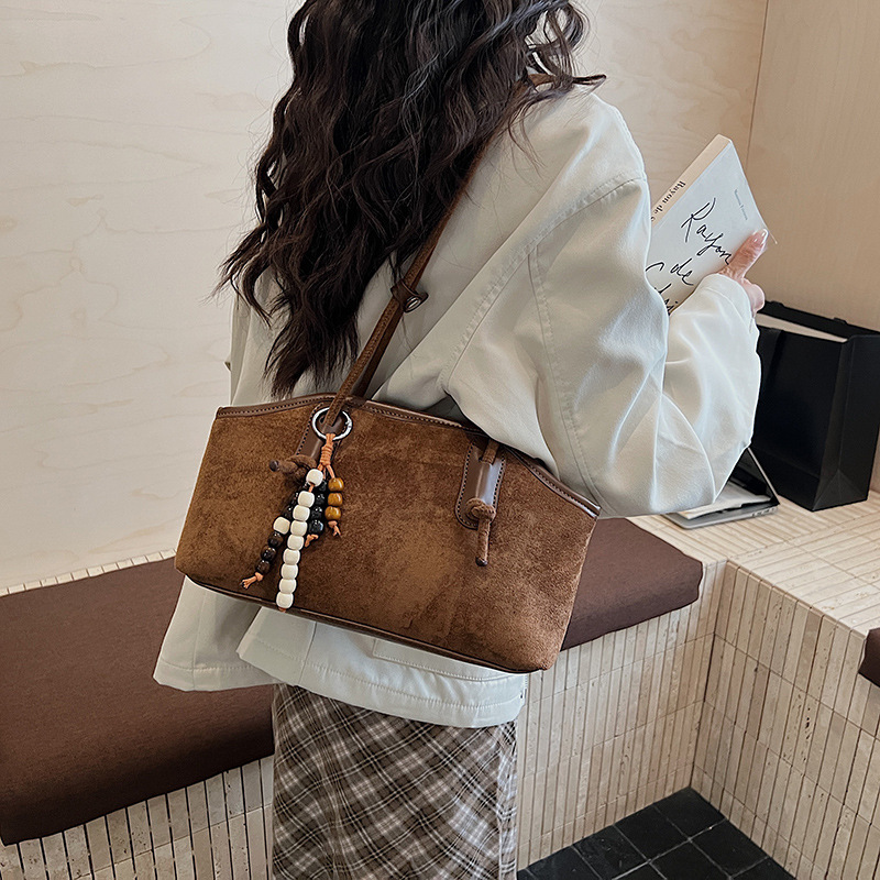 Free shipping designer bag Niche Design Matte Handbag Underarm Bag for Women Autumn New Fashion Versatile Shoulder Tote Bag