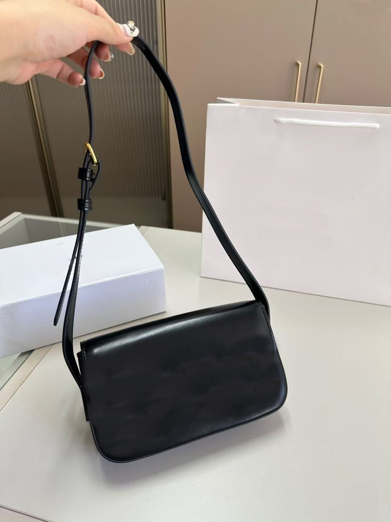 Shopping Tote Bag Chain underarm bag Motorcycle bag Designer Bag HOBO luxury designer bag hobo Shoulder Old Flower Full Printed Resistant Leather