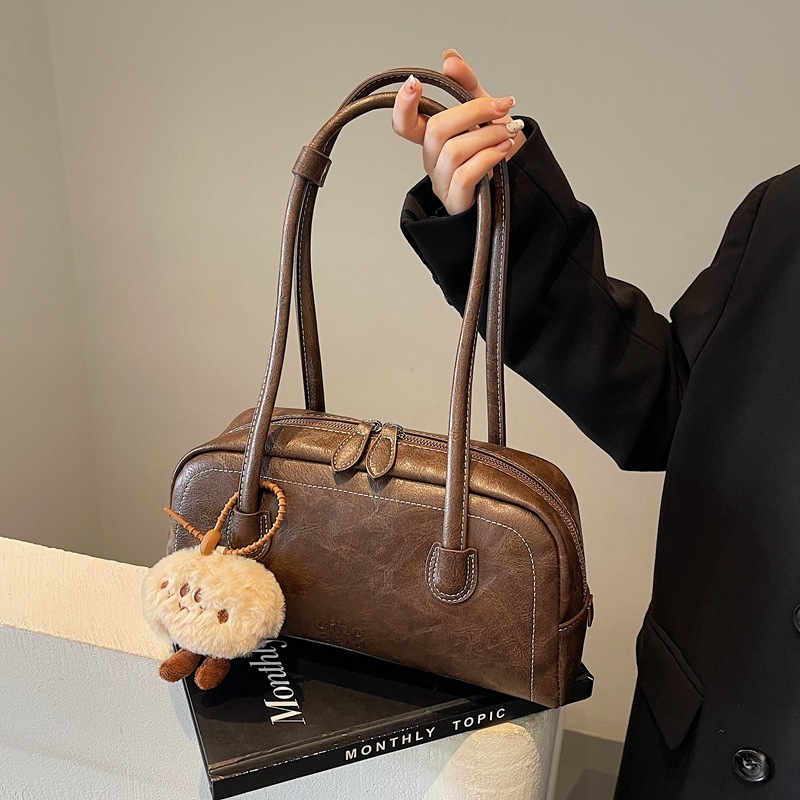 Free shipping designer bag Autumn and Winter New Fashion Pillow Bag Large Capacity Underarm Bag Textured Commuter Bag Women Bag