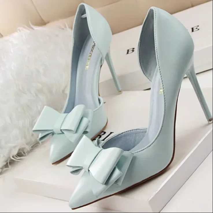 2025 New Luxury Womens High Heels with Side Empty Thin Heels and Pointed Toes High Quality Temperament Lacquer High HeelsXJ251027