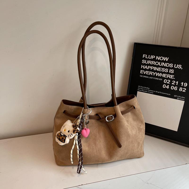 Designer Women's Velvet Bread Large Capacity Autumn/Winter New Style Fashion Versatile Matte Retro Shoulder Bag Commuter Handbag