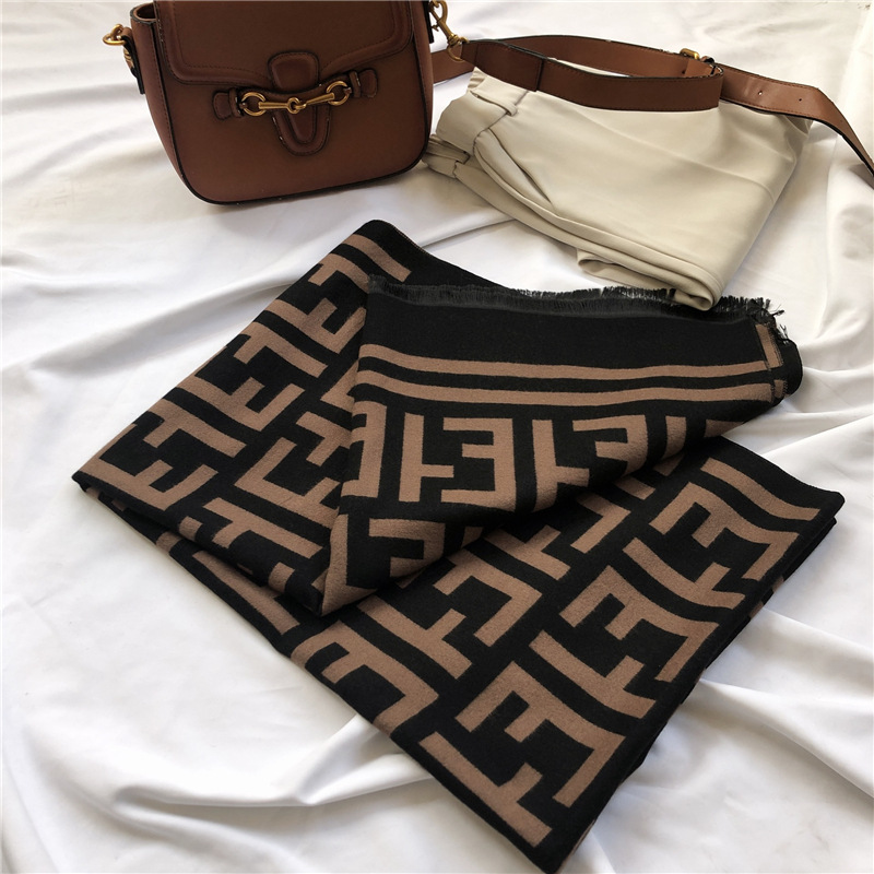 Free shipping Designer Scarves 2025 Autumn Winter New Scarf Fashion Versatile Light Luxury High Quality Scarf Thickened Warm Shawl brown