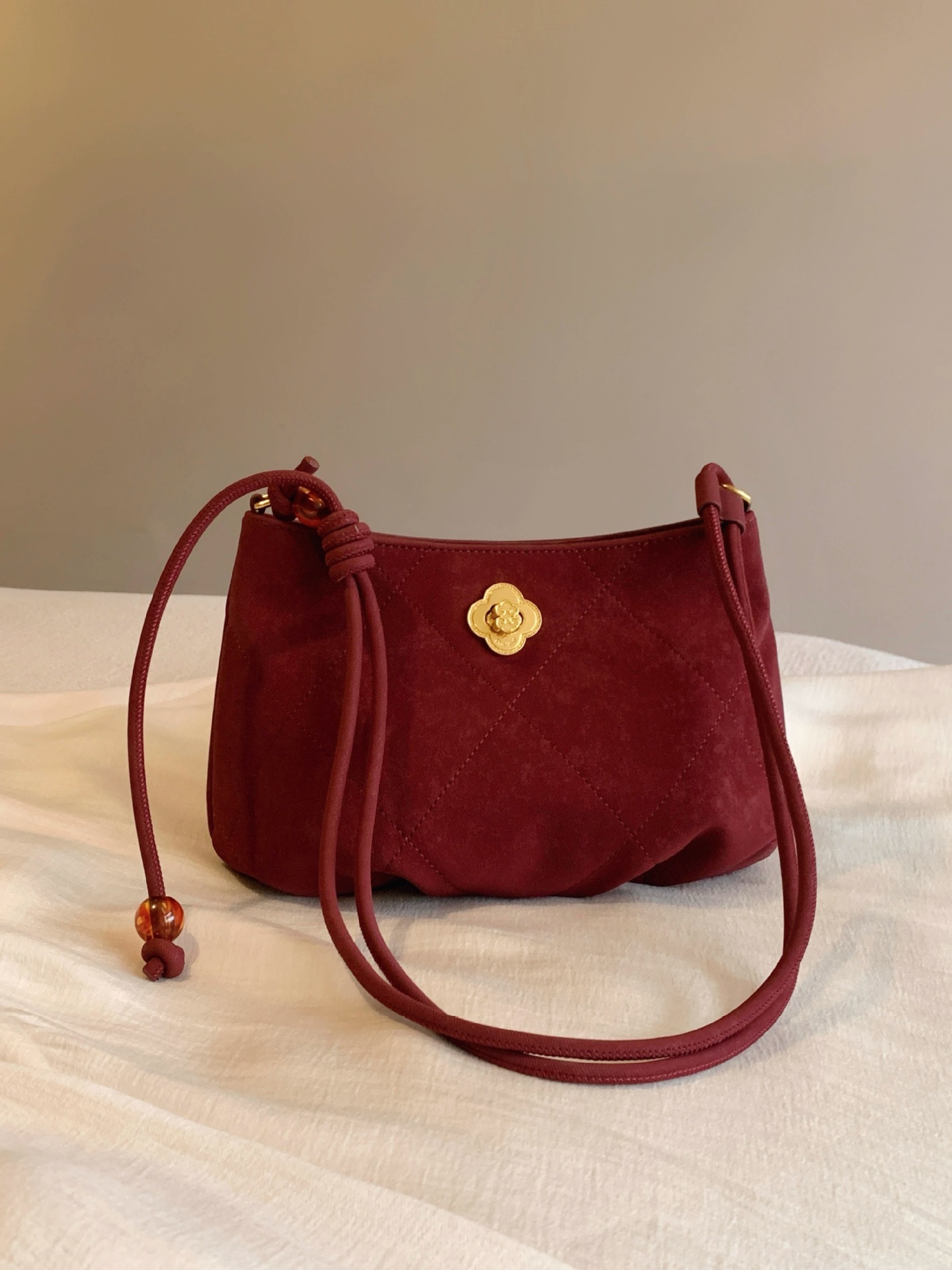 Designer's new Christmas handbag for women's autumn and winter crossbody bag