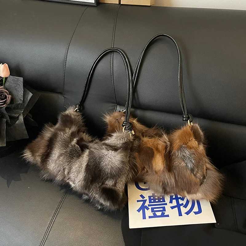 Winter Warm Fox Fur Shoulder Hobo Bags For Women Latest Luxury Designer Purses And Handbags Elegant Evening Bag For Dinner Party Y251027