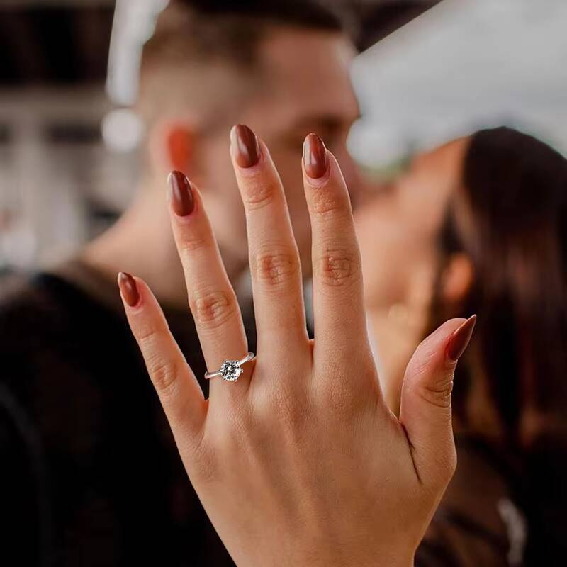 Fashion Women Engagement Jewelry Iced Out 925 Sterling Silver VVS Moissanite Diamond Wedding Ring with GRA Certificate