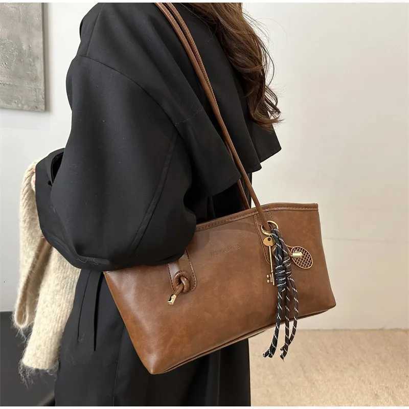 Tote Bag Fiable Advanced Simple And Versatile Handbag Korean Light Luxury Large Capacity Casual Cmuter Shoder Bag11 D251027