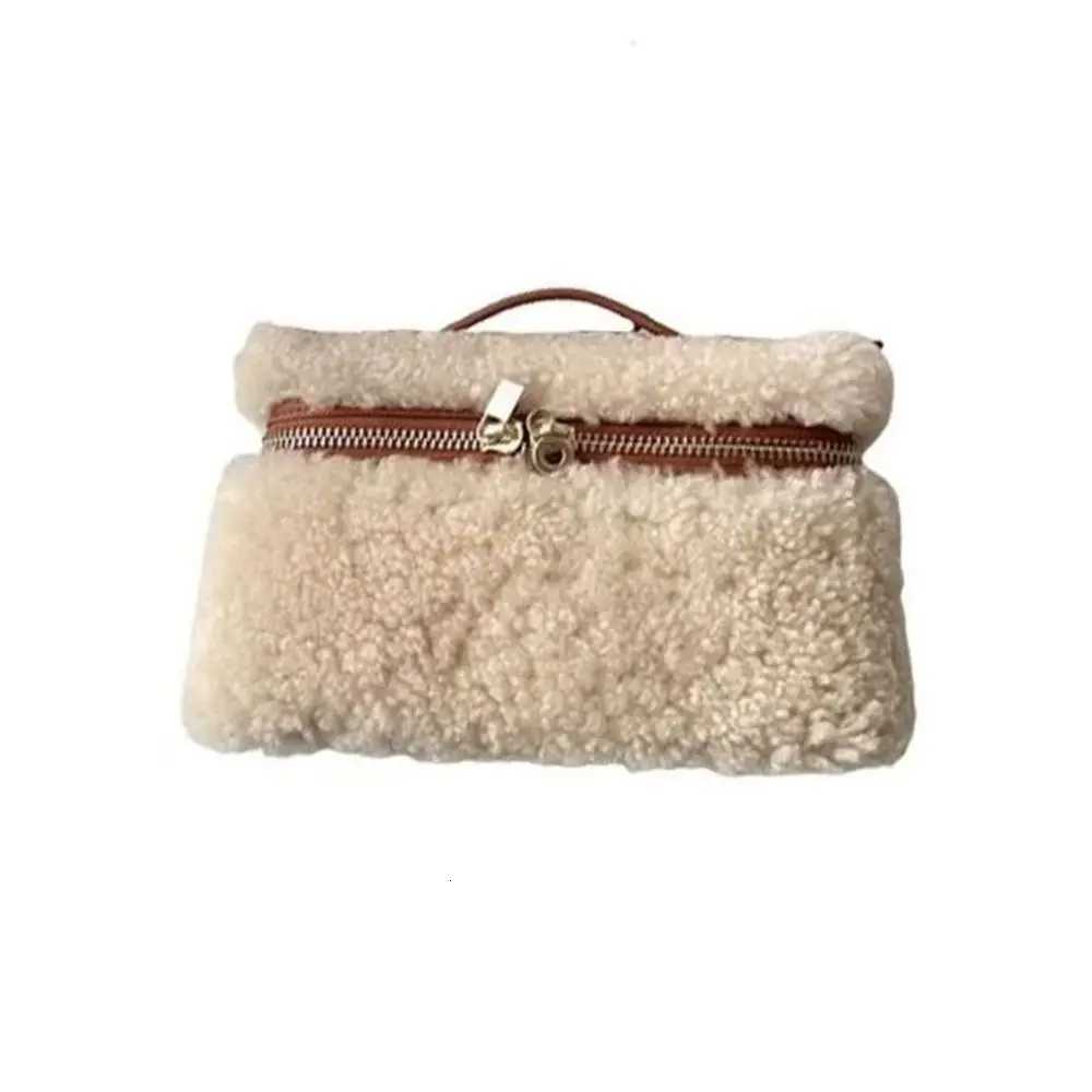 Fashion Lamb Fur Velvet Womens Handbag Retro Lambswool Shoulder Bag Large Capacity Highend Lunch Box Bag For Autumn Winter Y251027