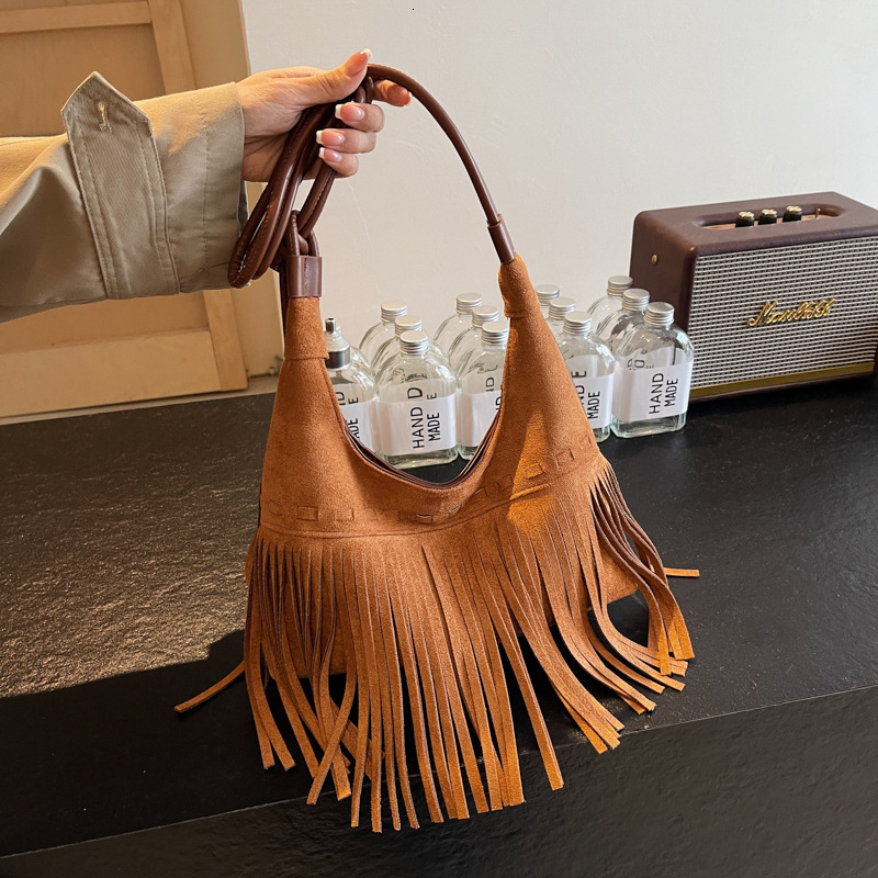 Designer Women's Leather Velvet Bag New Large Capacity Tassel Fashion Shoulder Bag Simple Retro Crossbody Bag