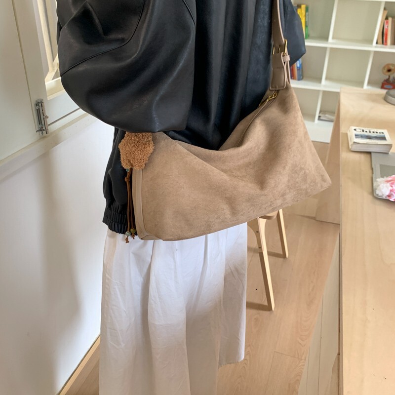 Free shipping designer bag Frosted Pillow Bag Niche Underarm Bag Autumn New Single Shoulder Tote Bag Versatile Crossbody Bag for Women