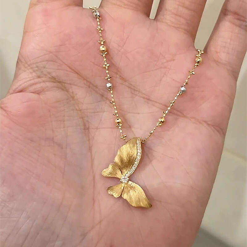 Same Style Magic Chain gold Butterfly Pendant 2024 New Model Elegant Light Necklace