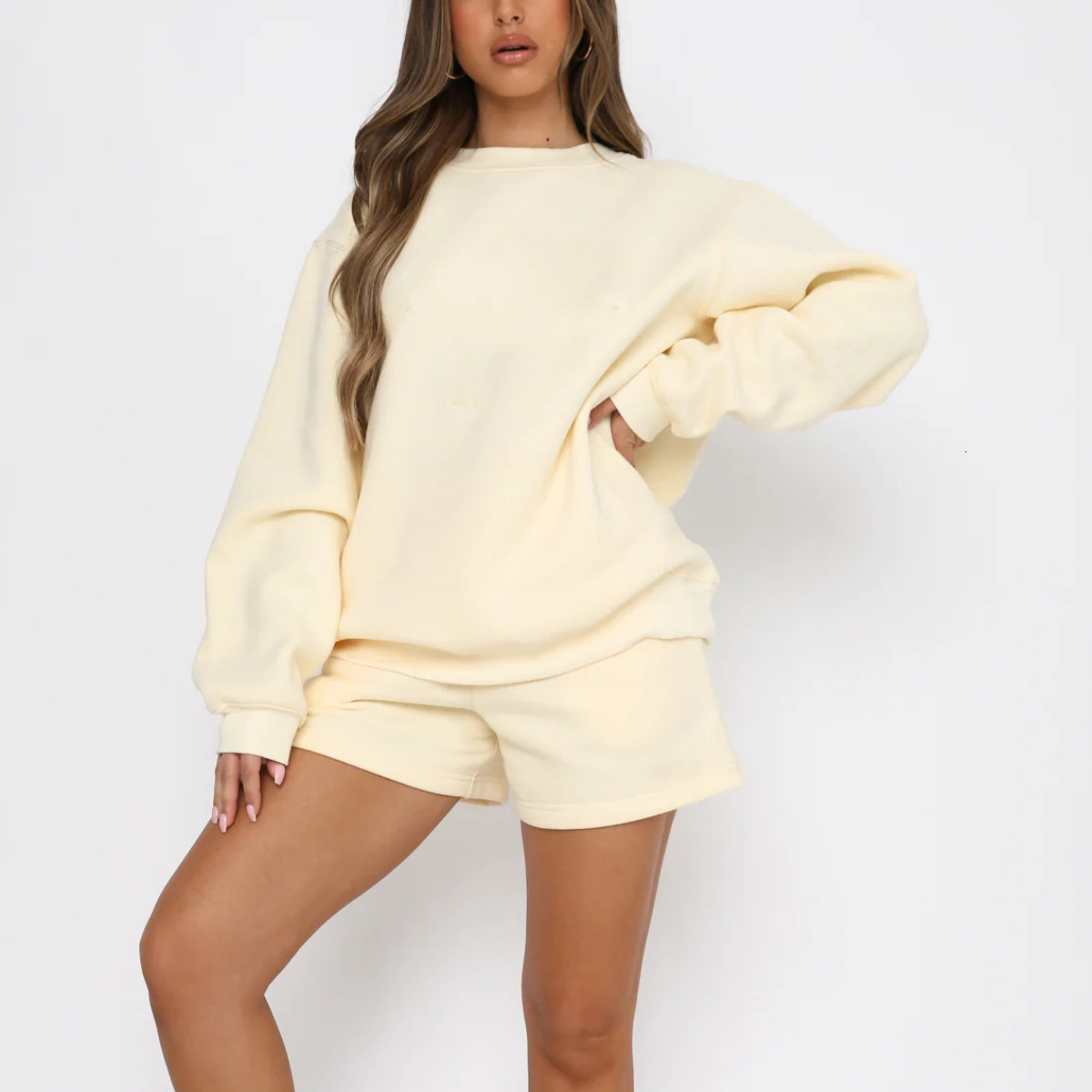 2025 Spring and Autumn Womens New Fashion Solid Color Loose Versatile Casual Round Neck Sweatshirt Shorts Set T200730