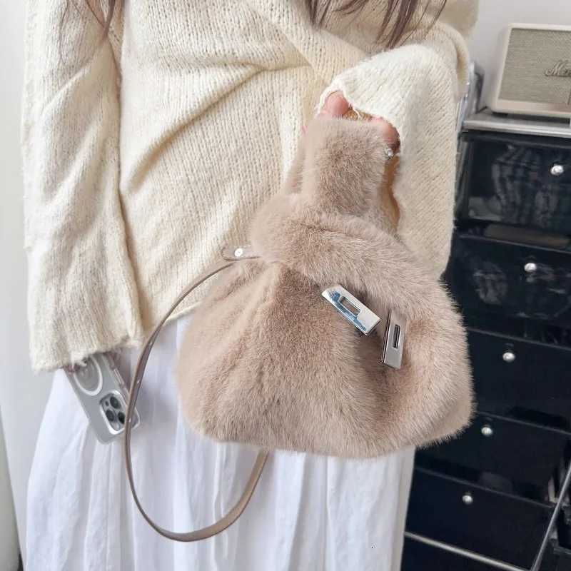 Fashionable Womens Bags Trend 2025 Faux Fur Shoulder Bags Plush Faux Mink Luxury Handbags Chic Crossbody Bag Solid Color Purses Y251027