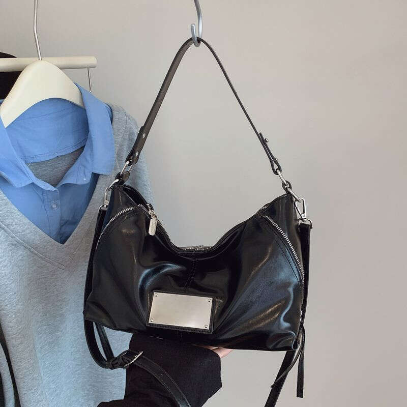 designer bag tote bag New Hot Girl Underarm Large Capacity Shoulder Crossbody Soft Leather Women Black Motorcycle Bag Trendy