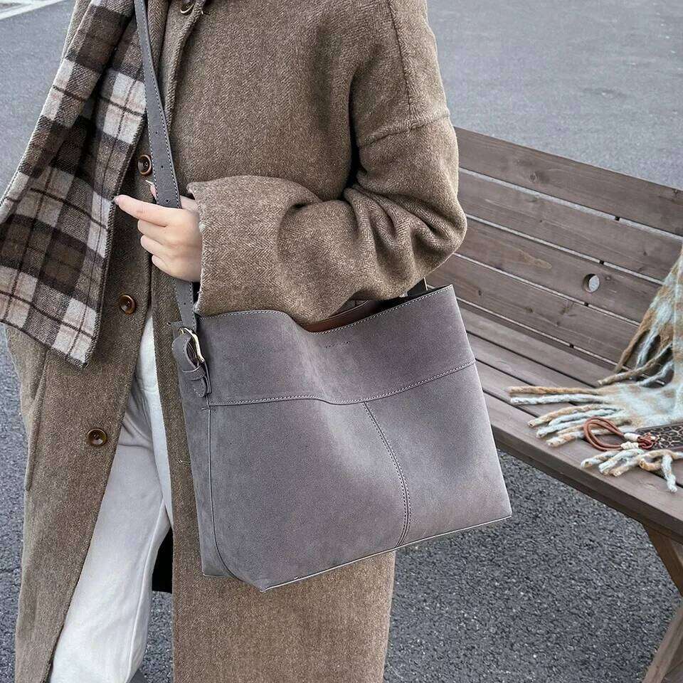 Designer Luxury VONMONAN New Winter Faux Suede Women Tote Shoulder Bags Retro Color High End Female Crossbody Bag Huge Commuting Travel Handbag