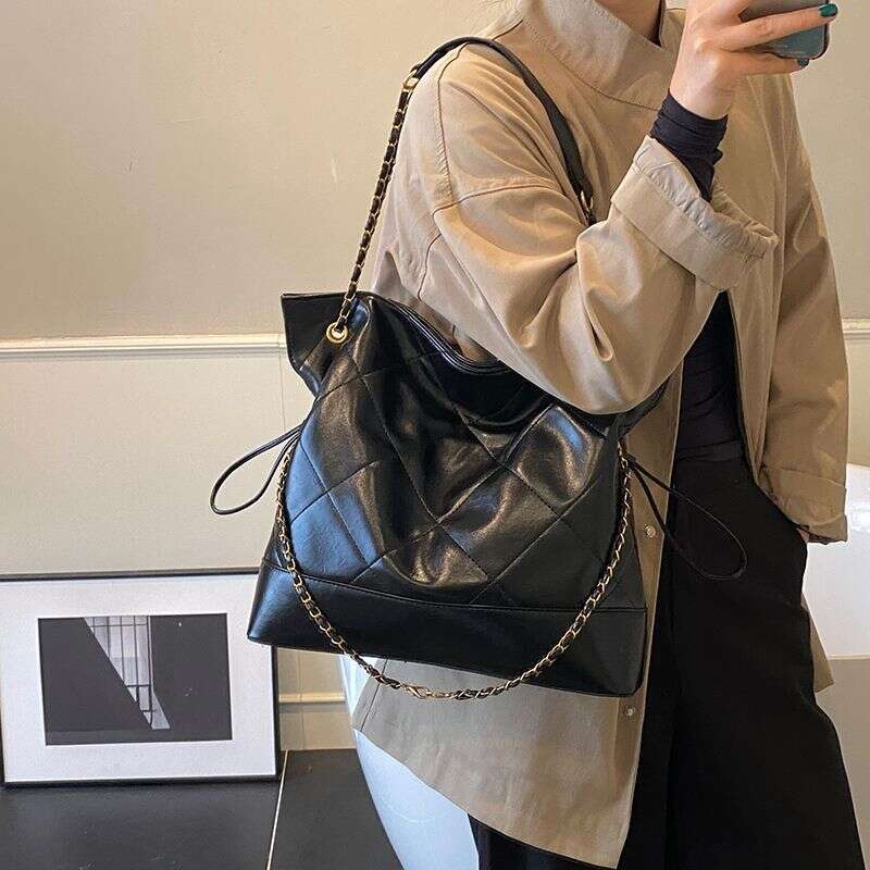 designer bag tote bag Quilted Chain for Women 2025 New Trendy Fashion Bucket High-end Large Capacity Underarm Bag