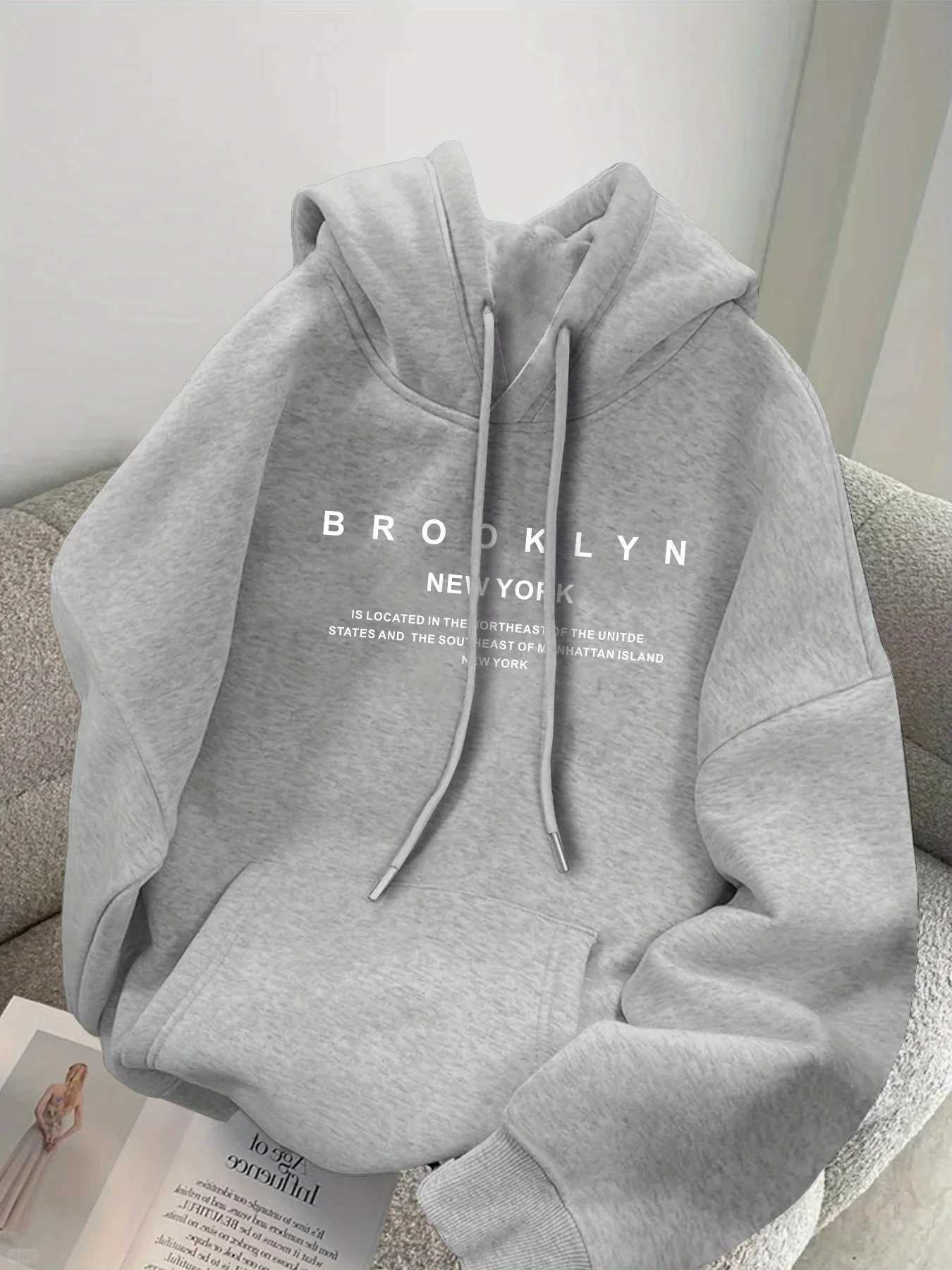 Mens autumn and winter fashionable casual loose Brooklyn graphic print fleece pullover long sleeved hooded sweatshirt W251027