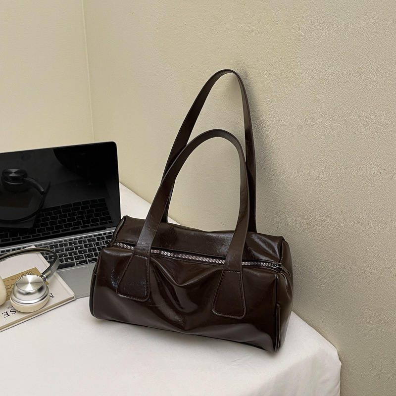 Korean style niche retro texture style underarm long stick bag, winter new elegant casual handbag, trendy and versatile women's shoulder bag, des