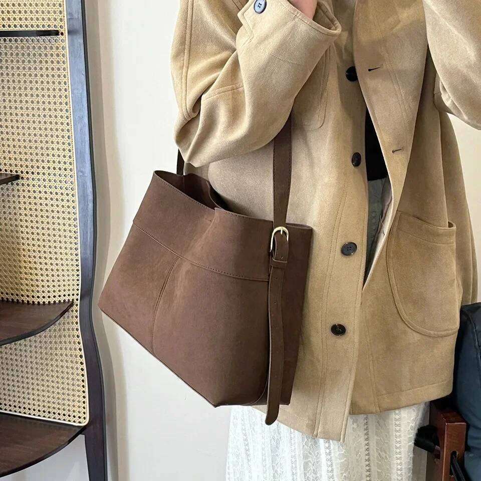 Designer Luxury VONMONAN New Winter Faux Suede Women Tote Shoulder Bags Retro Color High End Female Crossbody Bag Huge Commuting Travel Handbag