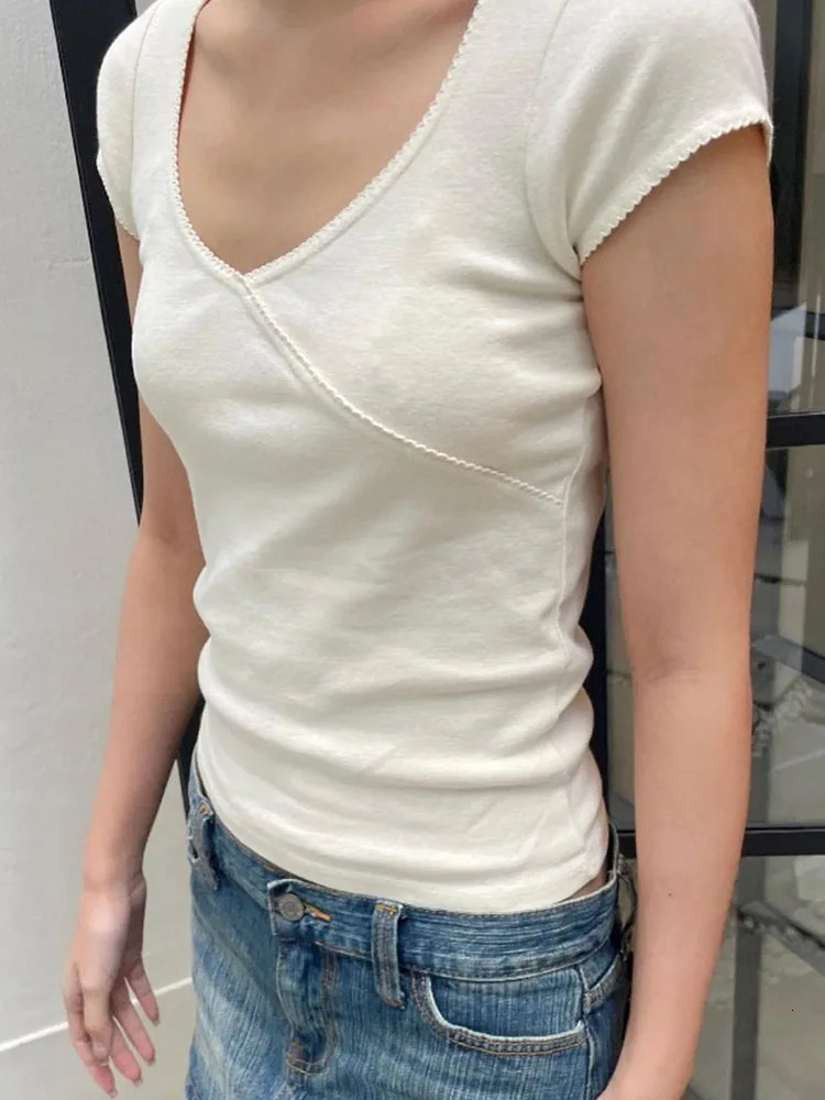 Vintage Slim TShirt Summer V Neck Streetwear Cotton Top Femme Sweet Cute Y2k Simple Tee Tops Woman Clothes 251027