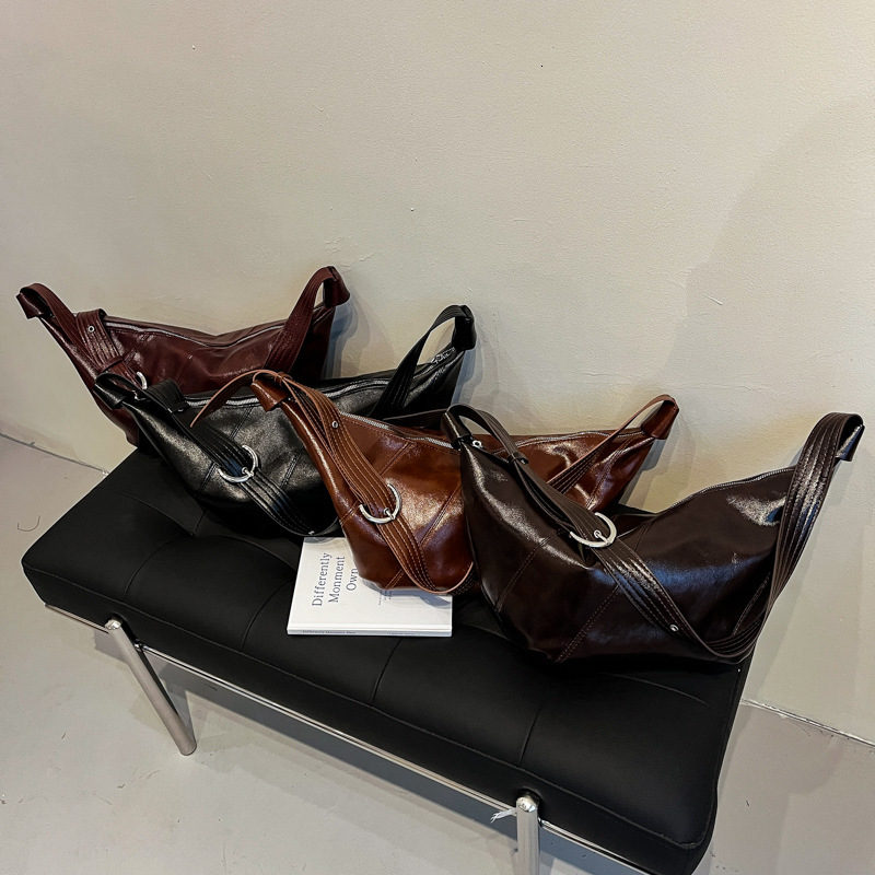 Free shipping designer bag Autumn Winter New Niche High-End Large Capacity Shoulder Bag Women Crossbody Bag Casual Fashion Versatile Dumpling Bag