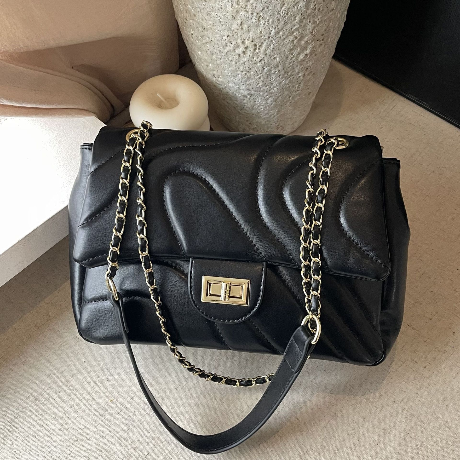 new Free delivery designer shoulder bag Fashionable and minimalist casual handbag with solid color design