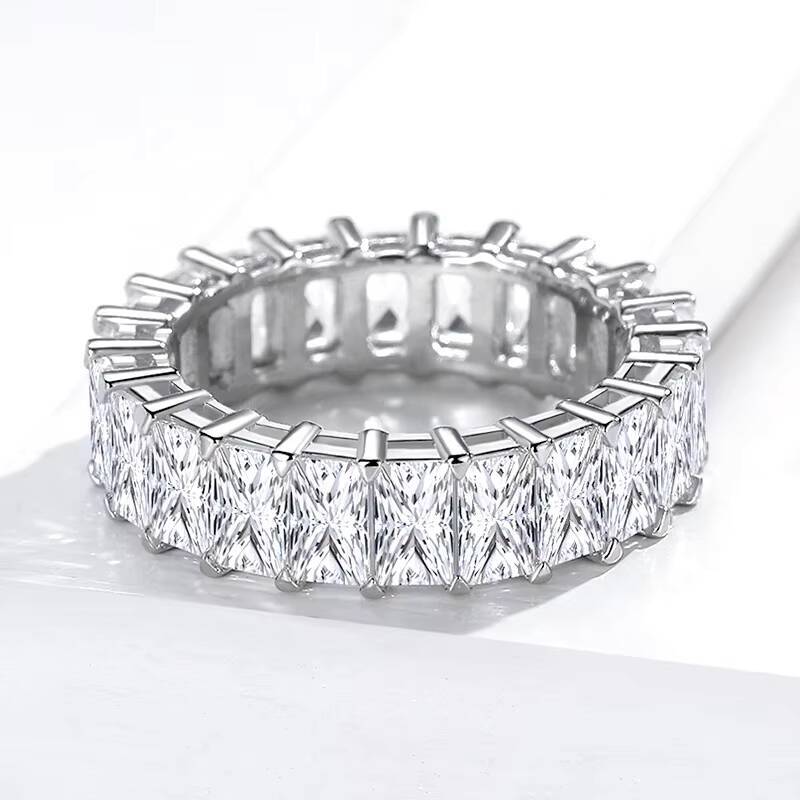 Luster Low Price Silver Moissanite Wedding Band Hot Sale Emerald Cut Moissanite Half Eternity Band