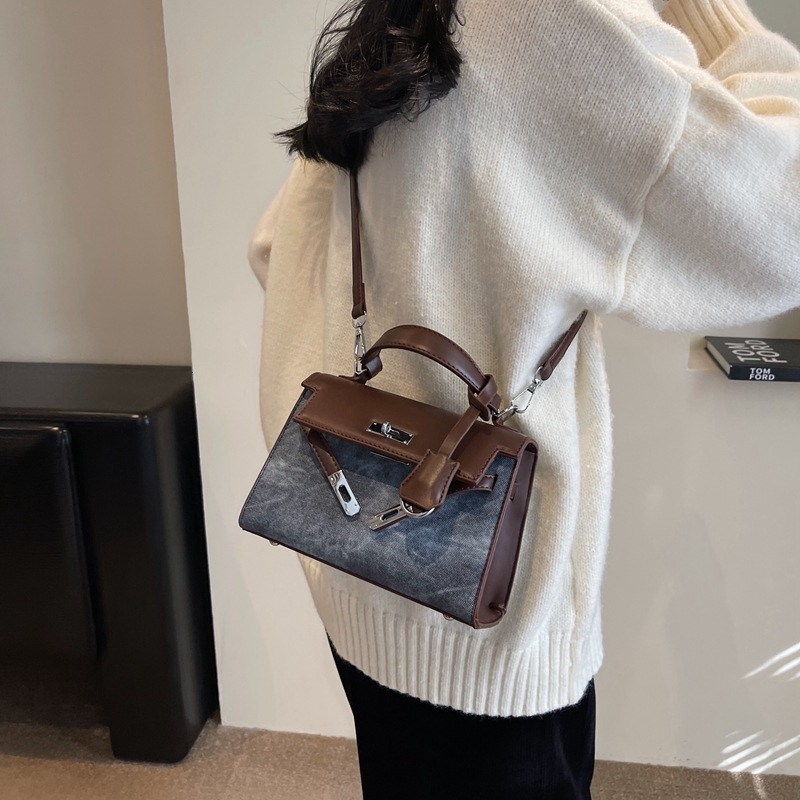 Free shipping designer bag Handbag for Women New Fashion Bag High-end Feel Single Shoulder Bag Handheld Crossbody Small Square Bag