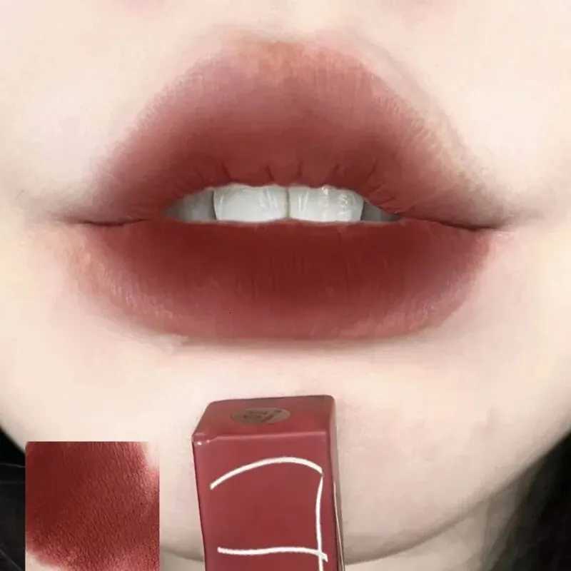TX00Thin Tube Matte Lipstick Waterproof and Sweatproof Does Not Fade Or Remove Makeup Can Be Used on Both Lips and Cheeks W251027