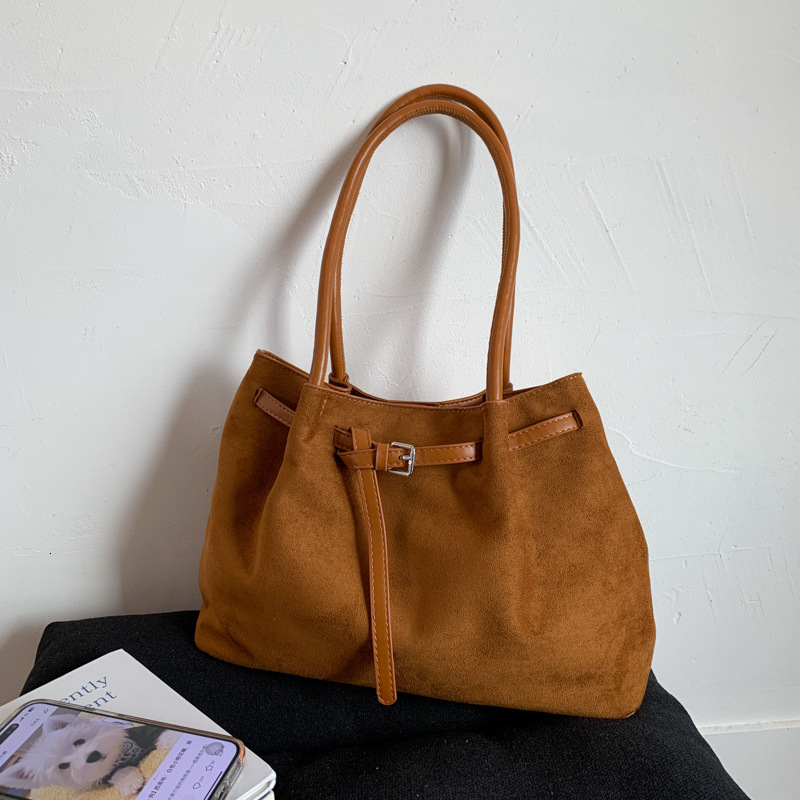 Free shipping designer bag New Tote Bag New Large Capacity Handbag Women Commuting Simple Shoulder Bag