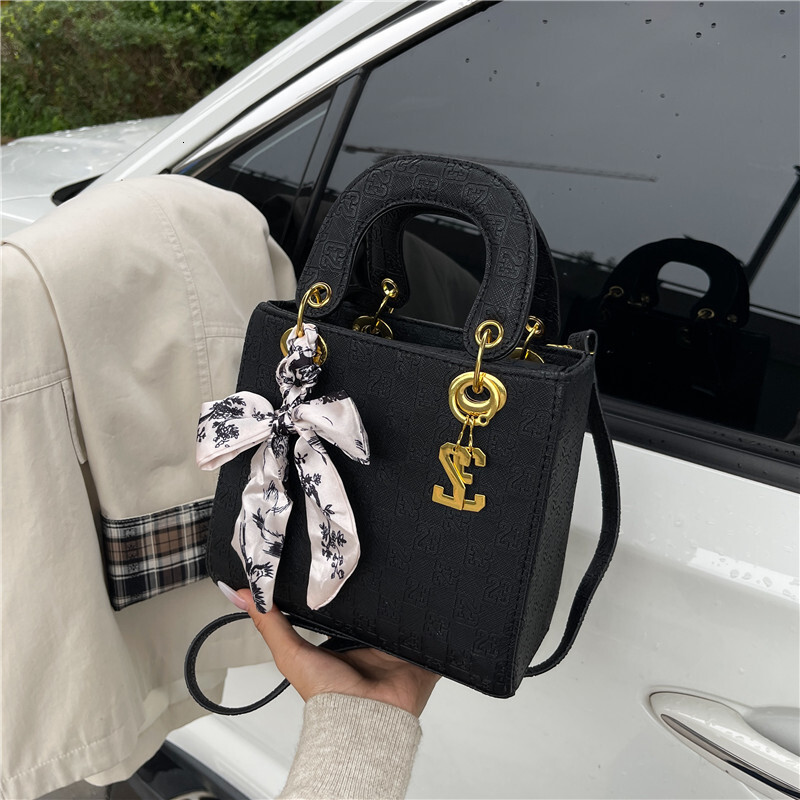 Free shipping designer bag High-Quality Textured Silk Scarf Bag New Fashionable Stylish Crossbody Handbag Crossbody Bag