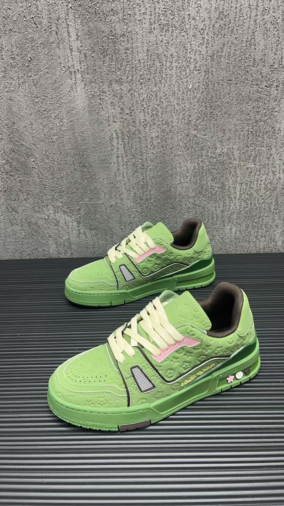 Free shipping, light luxury trend, classic daily wear for both men and women, fashionable and versatile, sporty style couple height-increasing board s