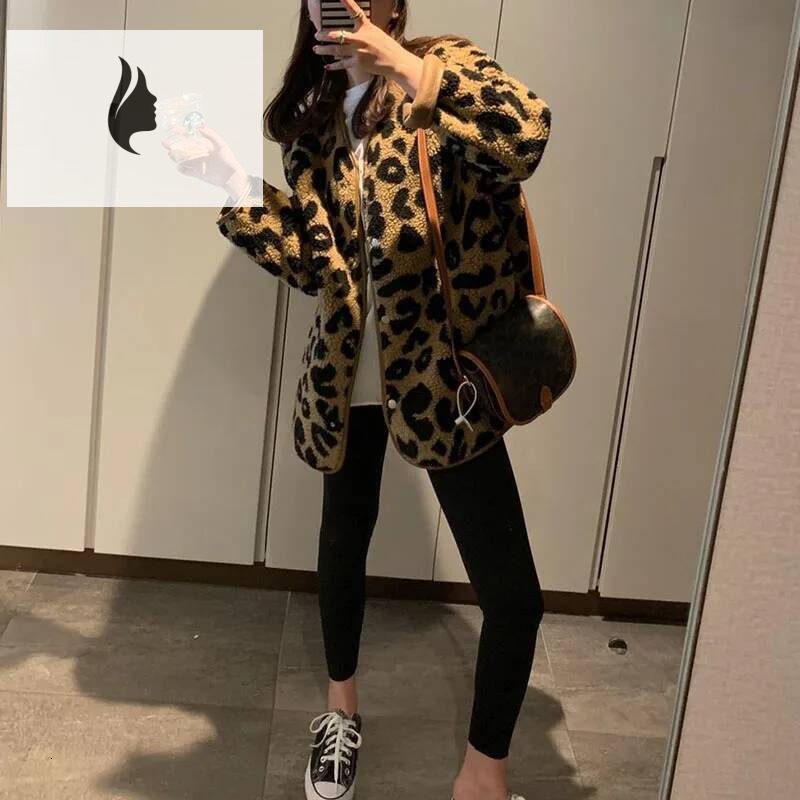 winter jacket women New Vintage Leopard Print Winter Warm Coats Female Fashion Lightweight Lamb Wool Jacket Women Casual Loose Plush Short Outerwear