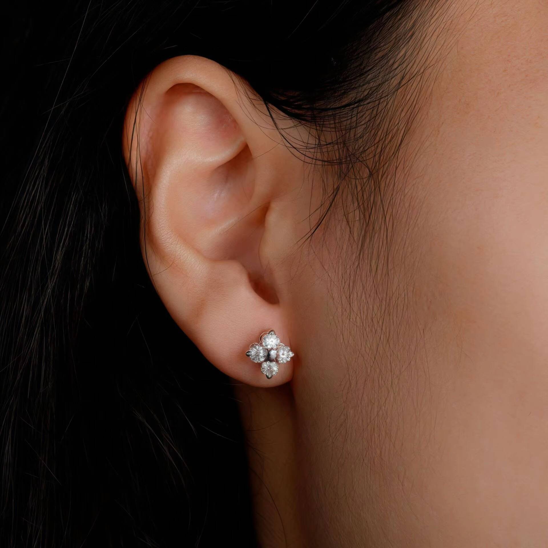 Custom Wholesale 925 Sterling Silver Round Cut GRA Certified VVS Moissanite Earrings Four Leaf Clover Stud Earrings for Women