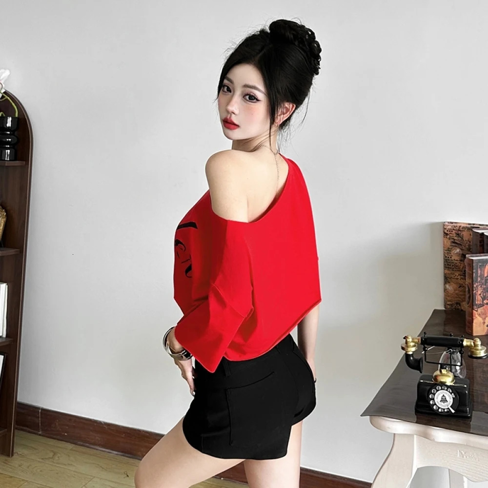 SylCue Letter Print Oversized Tshirt Women Skew Collar Short Sleeves Off Shoulders Irregular Hem Hiphop Style Trend Crop Tops 251027